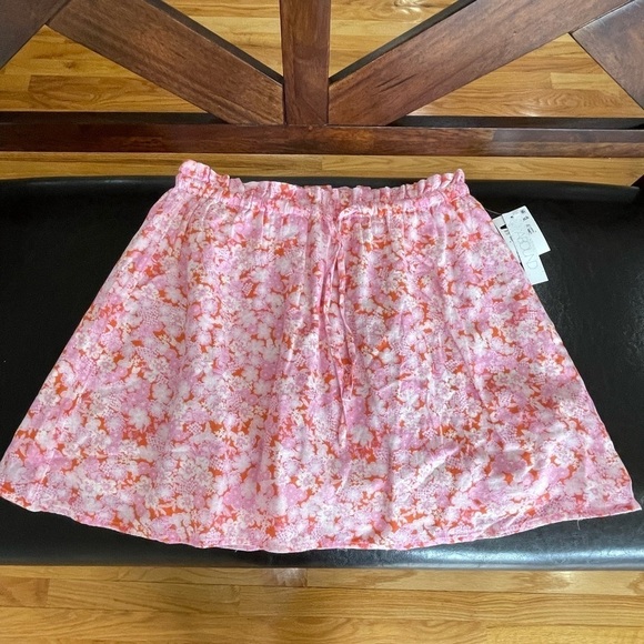 Abound NWT coral pink floral lined skirt in a size small - Picture 9 of 16